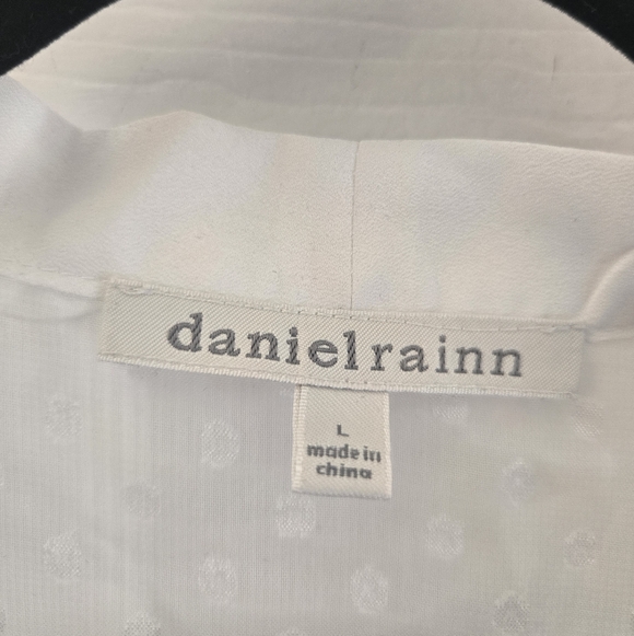 SALE!! Daniel Rainn Sheer White Sleeveless Top - Picture 4 of 10
